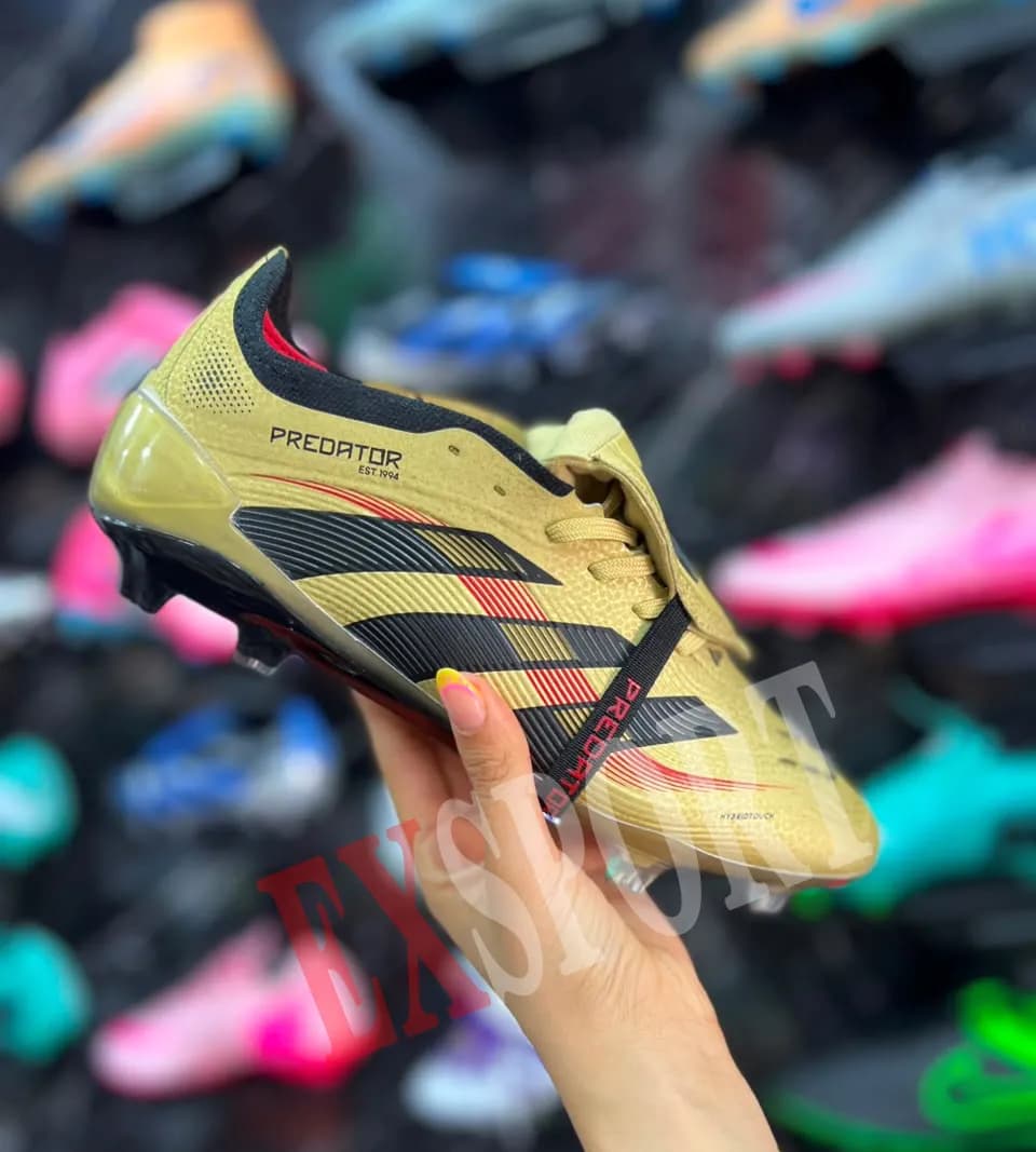 Crampon Adidas Predator Elite – Édition Or, Noir & Rouge